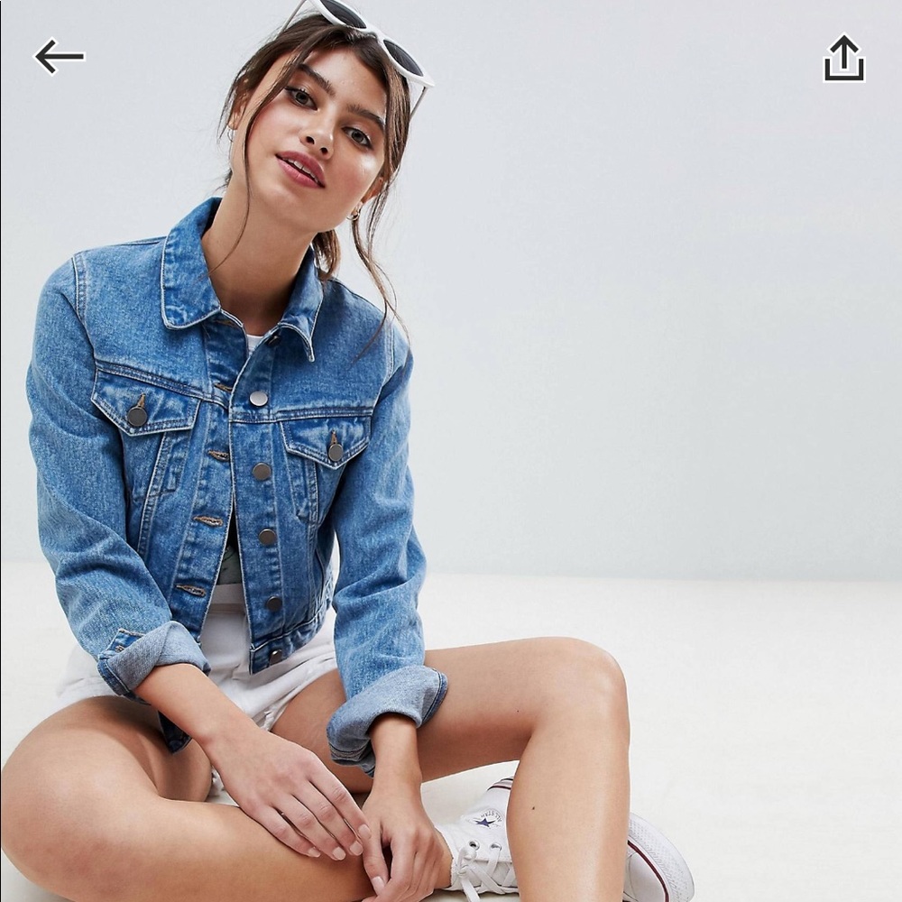 ASOS DESIGN Shrunken Denim Jacket in Midwash Blue